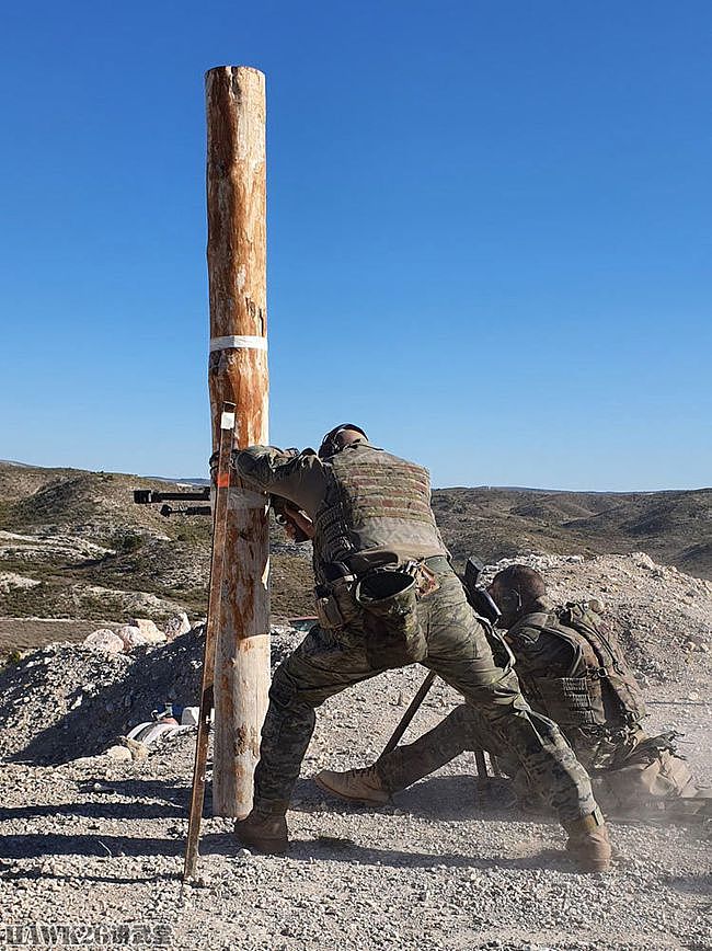 西班牙陆军第7届狙击比赛 两人小组配合默契 巴雷特M95大狙亮相 - 12