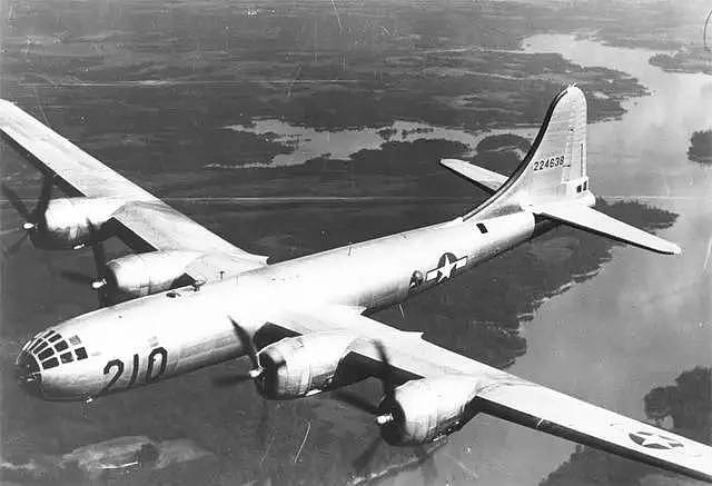 美国波音飞机公司研发B-52同温层堡垒轰炸机的辛酸历史 - 2