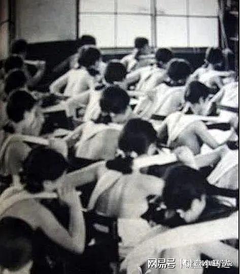 二战时期日本男女学生为什么裸体上课？ - 1