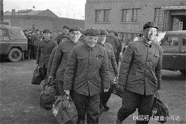 1959年，杜聿明宋希濂等人被特赦后，在里面待着的人不服了 - 2