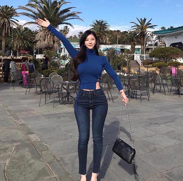 韩国女模称真人版“海贼王女帝”，看到身材后，真是让人羡慕 - 2