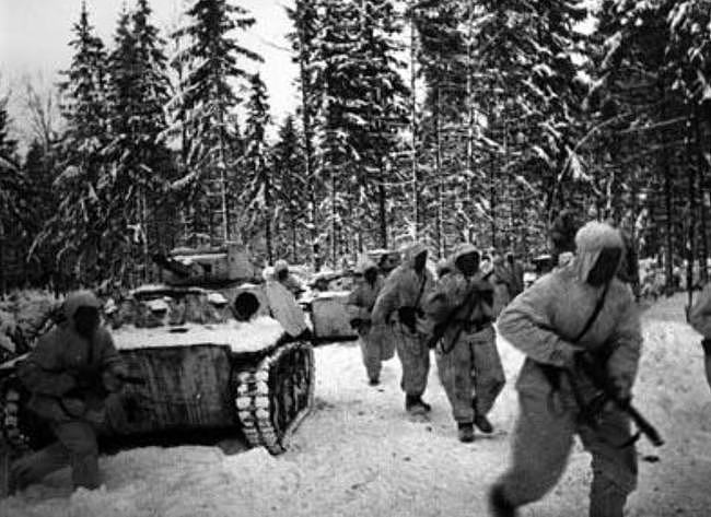 列宁格勒保卫战：二战德军围城三年攻不下，苏联军民伤亡超300万 - 2