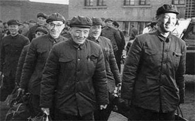 黄维改造了27年，特赦后想赴台给蒋介石扫墓，却在出发前夜死去 - 6