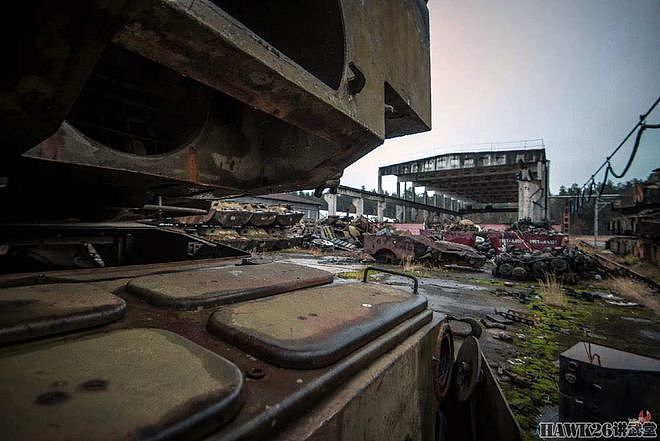 走进莫斯科的军事基地 数百辆装甲车残骸堆积如山 场面无比震撼 - 35
