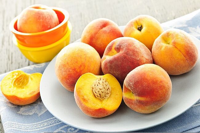 常吃桃子能补血益气，好处多多，但这7类人要少吃！ - 1