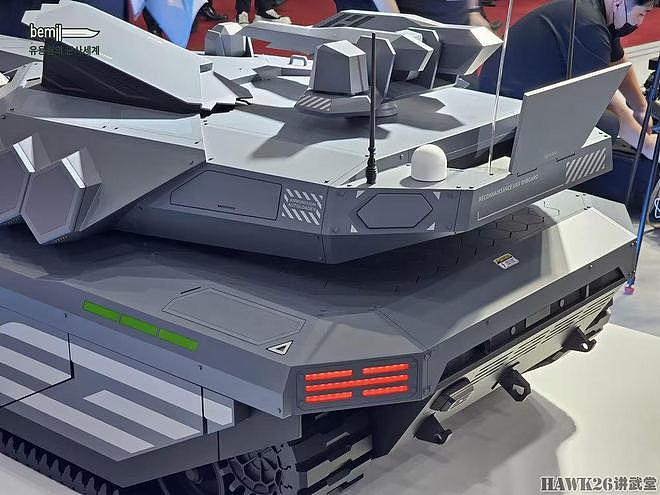 直击：韩国军警防务展览会 30吨步兵战车亮相 未来主战坦克很科幻 - 15