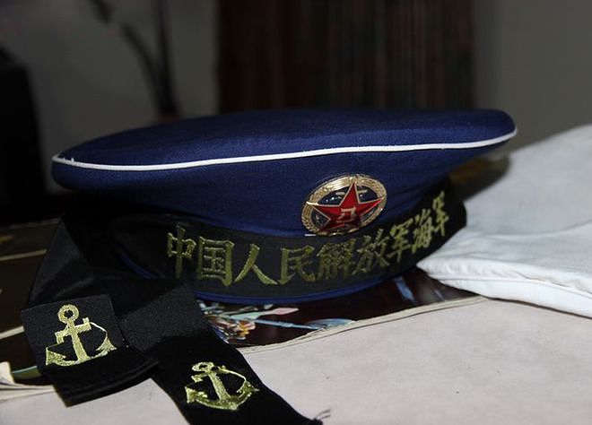 从清末到现代，中国海军100余年的军帽变迁史 - 17