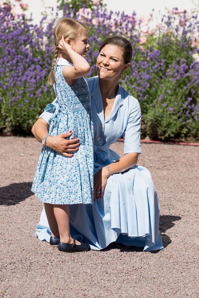 瑞典9岁王储公主颜值爆表披头散发仍美如瓷娃娃，未来女王范十足 - 12