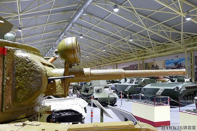 俄罗斯博物馆完善T-26轻型坦克 加装两个探照灯 复原当年夜战型号 - 13