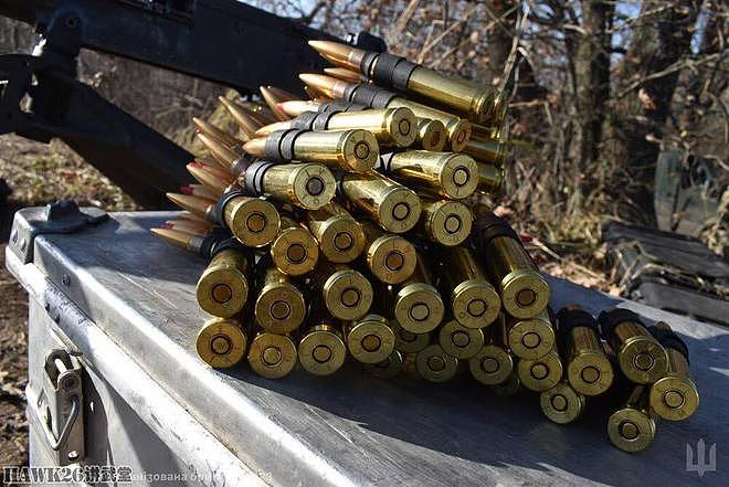 乌克兰士兵学习操作M2A1大口径机枪 美国送武器 加拿大送弹药 - 5