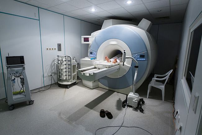磁共振清晰没辐射，为何却总推荐做CT？道理很简单，但有人不相信 - 2
