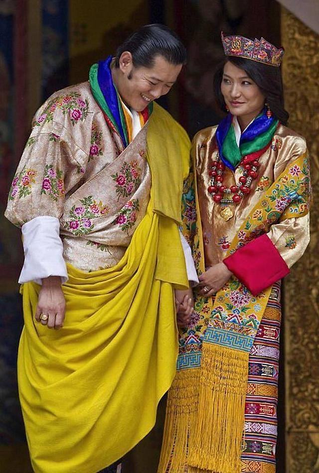 不丹王后的新造型贼仙！一身紫衣走邻家风，气质如天山雪莲般干净 - 9