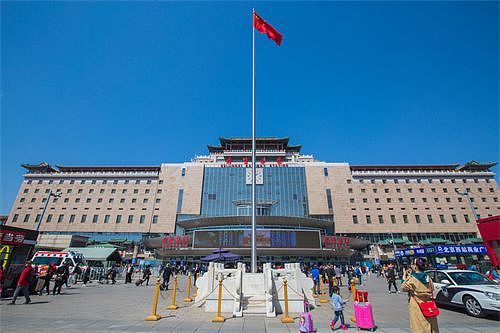北京西站干尸案回顾：19岁富家女被虐杀，至今22年仍未破案 - 1