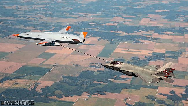 美国MQ-25“黄貂鱼”舰载无人机完成对F-35C战机空中加油试飞 - 1