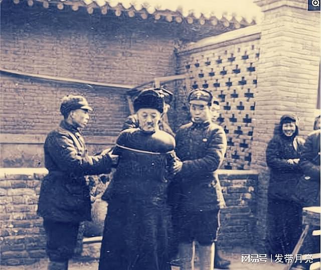 1951年处决汉奸，81岁的刘雨田押赴刑场，高喊：这辈子值了 - 14