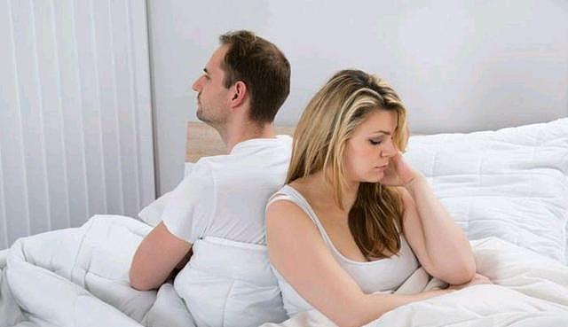 人到中年，你们夫妻是同床睡？还是分床睡？各有哪些利弊？ - 5