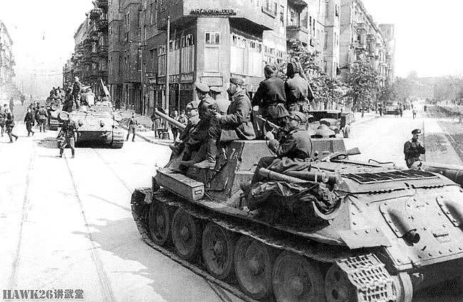 图说：SU-85坦克歼击车 源自T-34中型坦克 临危受命阻挡德军铁蹄 - 16
