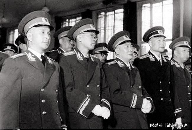 李德生任北京军区司令员时，军区副司令有几位，他们都是谁 - 3