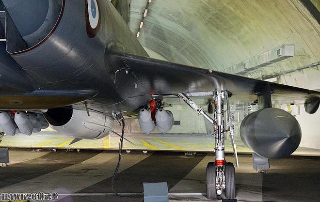 65年前 幻影IV原型机首次试飞“高卢雄鸡”造出的最小战略轰炸机 - 8