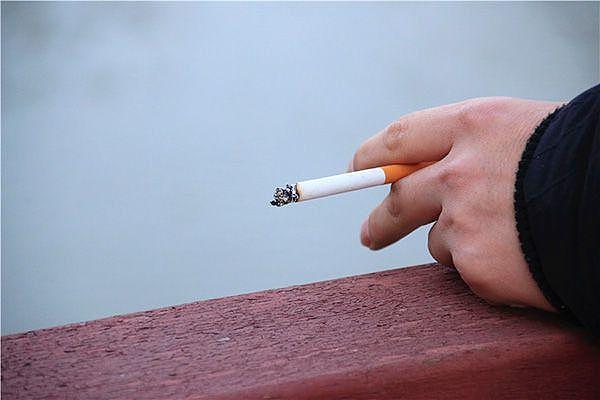 你的烟瘾有多大？这6道测试题，来评估一下烟瘾！不妨一起戒烟 - 5