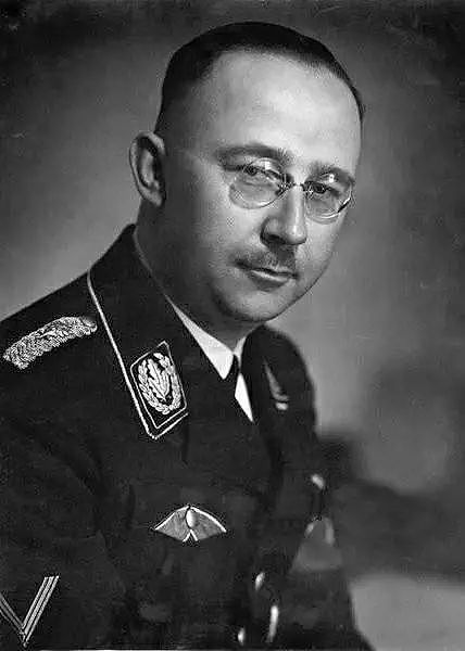 希特勒死前为什么委任邓尼茨掌管德军？1945年5月23日邓尼茨被捕 - 10