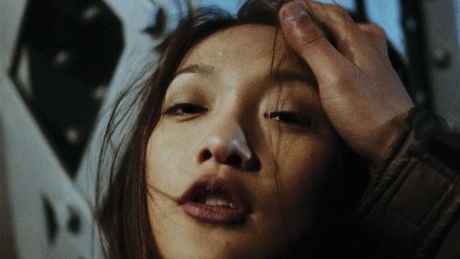 冲破黑暗的殊色孤影：中国黑色电影里的女人们 - 35