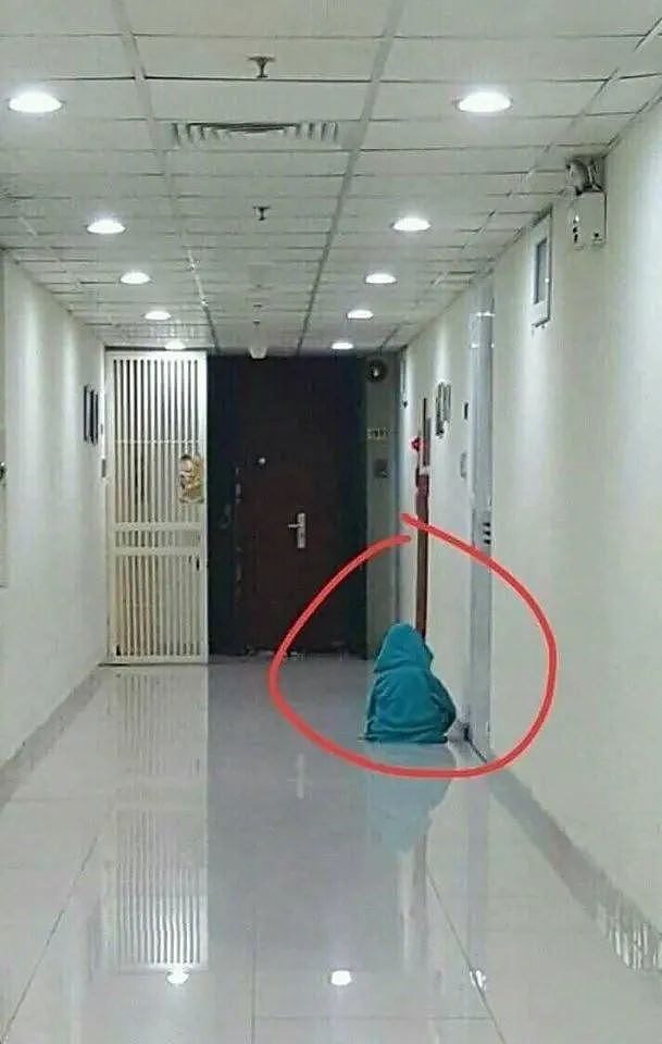 走廊发现一个不回家的小孩背影,差点被吓得半死！喵:大惊小怪! - 3
