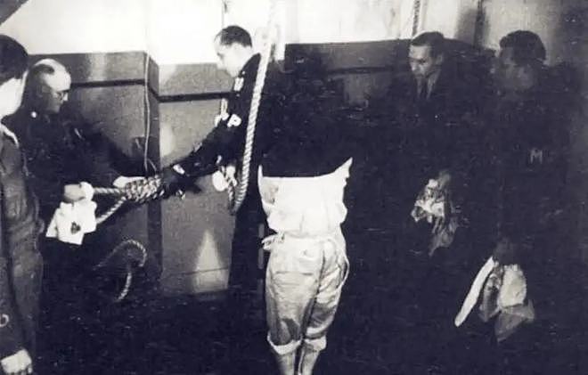 东条英机被绞死后三个儿子过得如何？1946年4月29日甲级战犯判刑 - 11