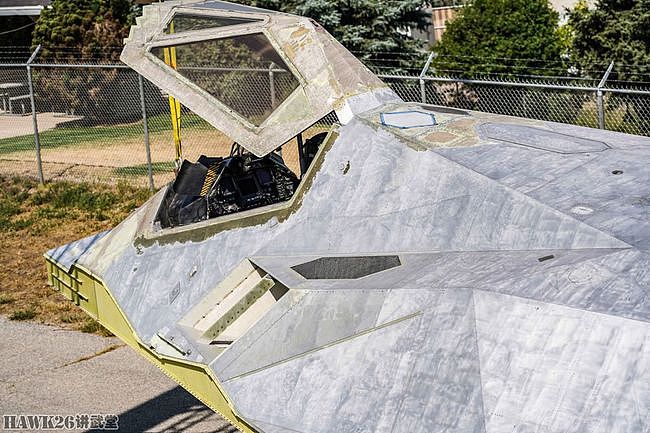 F-117“夜鹰”进入希尔博物馆 拆除机翼剥离隐形涂层 外形更古怪 - 7
