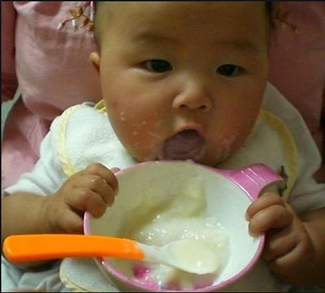 宝宝最爱的辅食“溶豆”，其实多半是固体饮料？不少父母还成箱囤 - 2