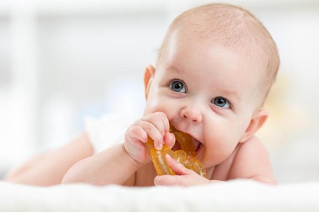 为何越来越多的孩子性早熟，炸鸡蜂蜜成催熟剂？3类食物才应少吃 - 2