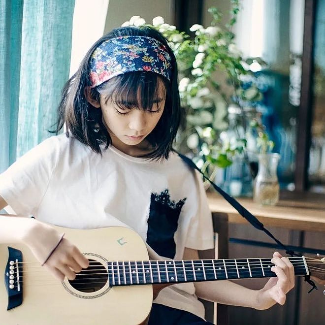 日本14岁女生被选为苏打MV女主角！网友：有点像小松菜奈… - 15
