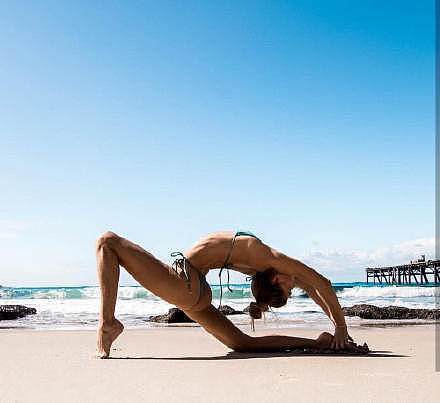 澳洲瑜伽女神，解锁更多高难度动作，赢取数百万死忠粉 - 7