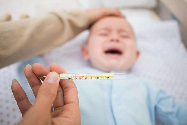 4-10个月时，孩子发烧，腹泻可能并不是生病，而是乳牙要萌出 - 6
