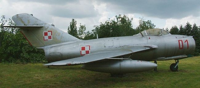 它是苏联第一代战机 产量超16500架 是美制F-86佩刀的噩梦 - 9