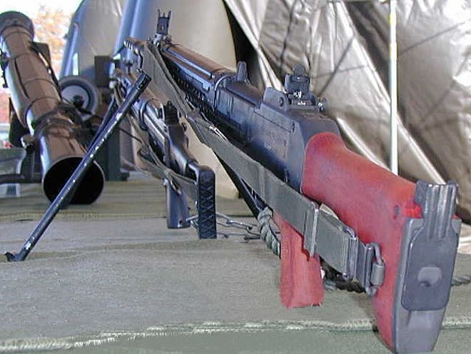 日本战后自行研制的第一款自动步枪 - 24
