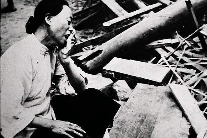 1938年，日军进村找“花姑娘”，日本兵三次求情，却救不了她们 - 4