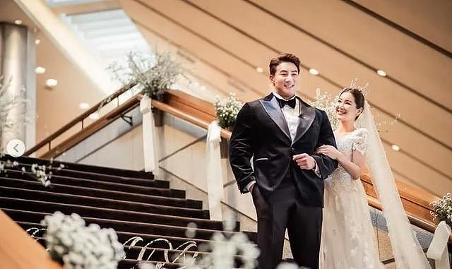 韩国肌肉男，被誉为“亚洲巨兽”，和妻子结婚被调侃是美女与野兽 - 3