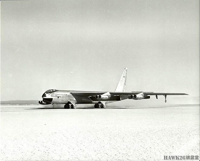 70年前 B-52原型机首飞“同温层堡垒”演变历程 将服役到2050年 - 5