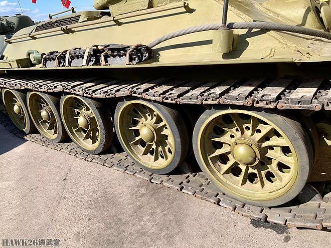 钻进T-34/76中型坦克 二战残骸精心修复后 成为当代最完美的藏品 - 15