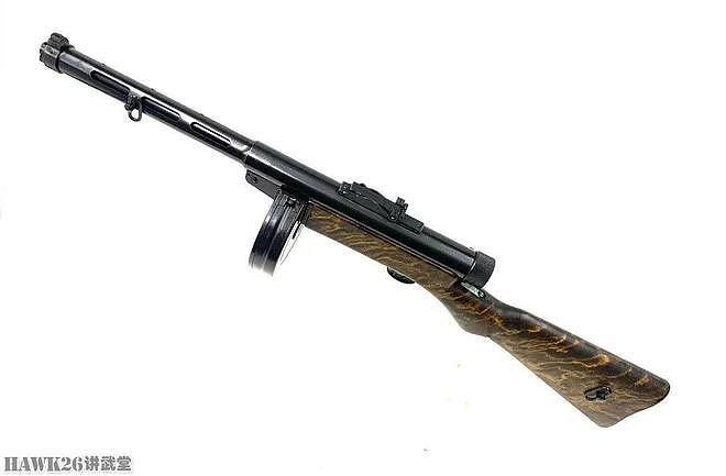 细看：芬兰KP m/31“索米”冲锋枪 性能出色 苏芬战争标志性武器 - 4