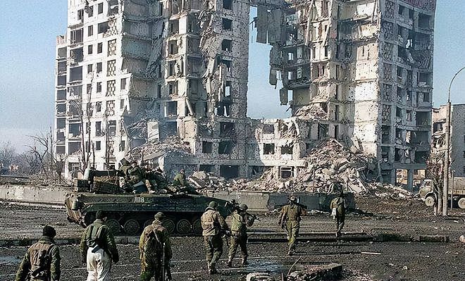 残酷的格罗兹尼巷战：1000俄军仅10人幸存，地狱惨状让美国都感叹 - 2