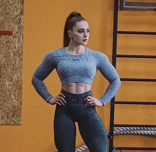 俄罗斯健身女生，一身肌肉，被称为“怪力少女” - 3