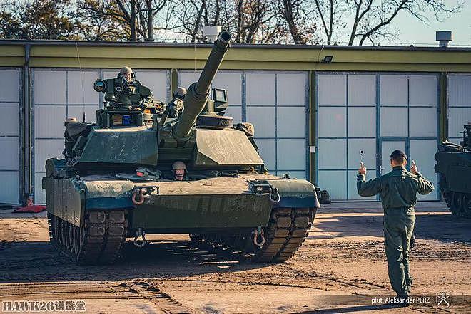 波兰陆军M1A2主战坦克训练课 面对诸多难题 美国工程师保驾护航 - 2