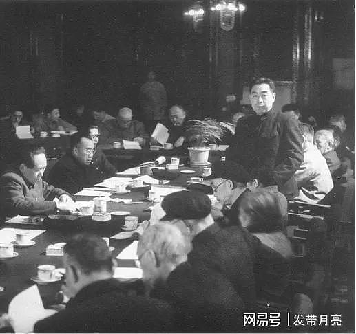 1949年开国大典背后的故事：几经修改的毛主席画像、朱德检阅部队 - 12