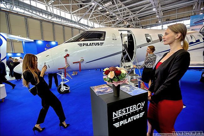 俄罗斯商业航空展开幕 美女簇拥顶尖公务机 不是一般有钱能够消费 - 30