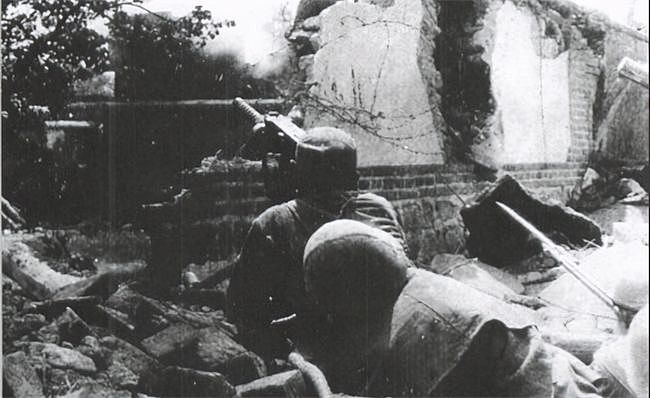 南李庄战役：八路军小巷遭遇佩刀的伪军，血战后日军拉走5车尸体 - 2