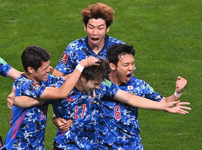 12强赛最新积分榜：国足3分排第5，阿曼超日本升第3，越南0分垫底 - 3