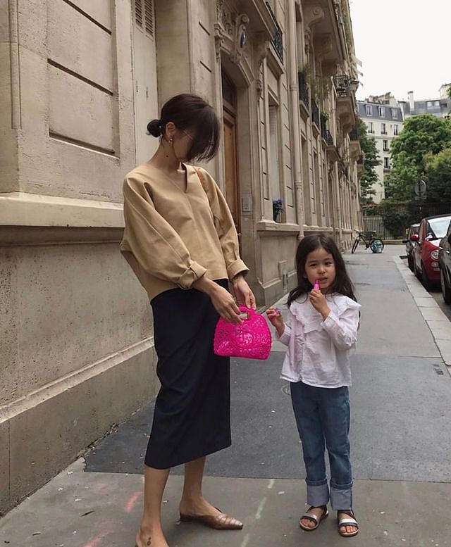 小个子韩国时尚博主穿搭 有种随性自然的洒脱双标题 - 6