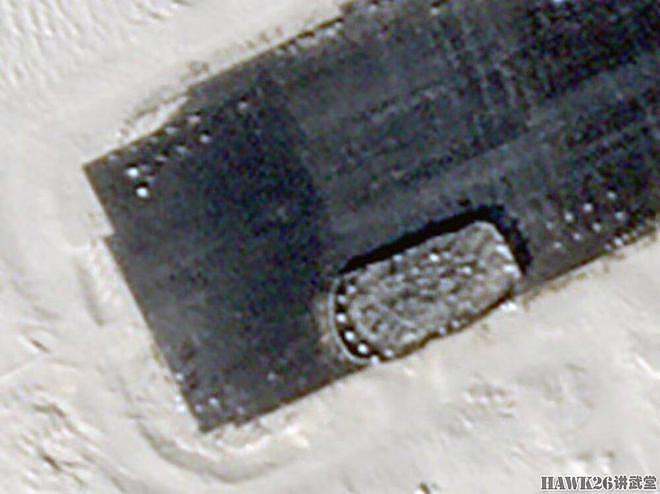 海外谈中国：塔克拉玛干沙漠中的新靶标 完美复刻“福特”号航母 - 3